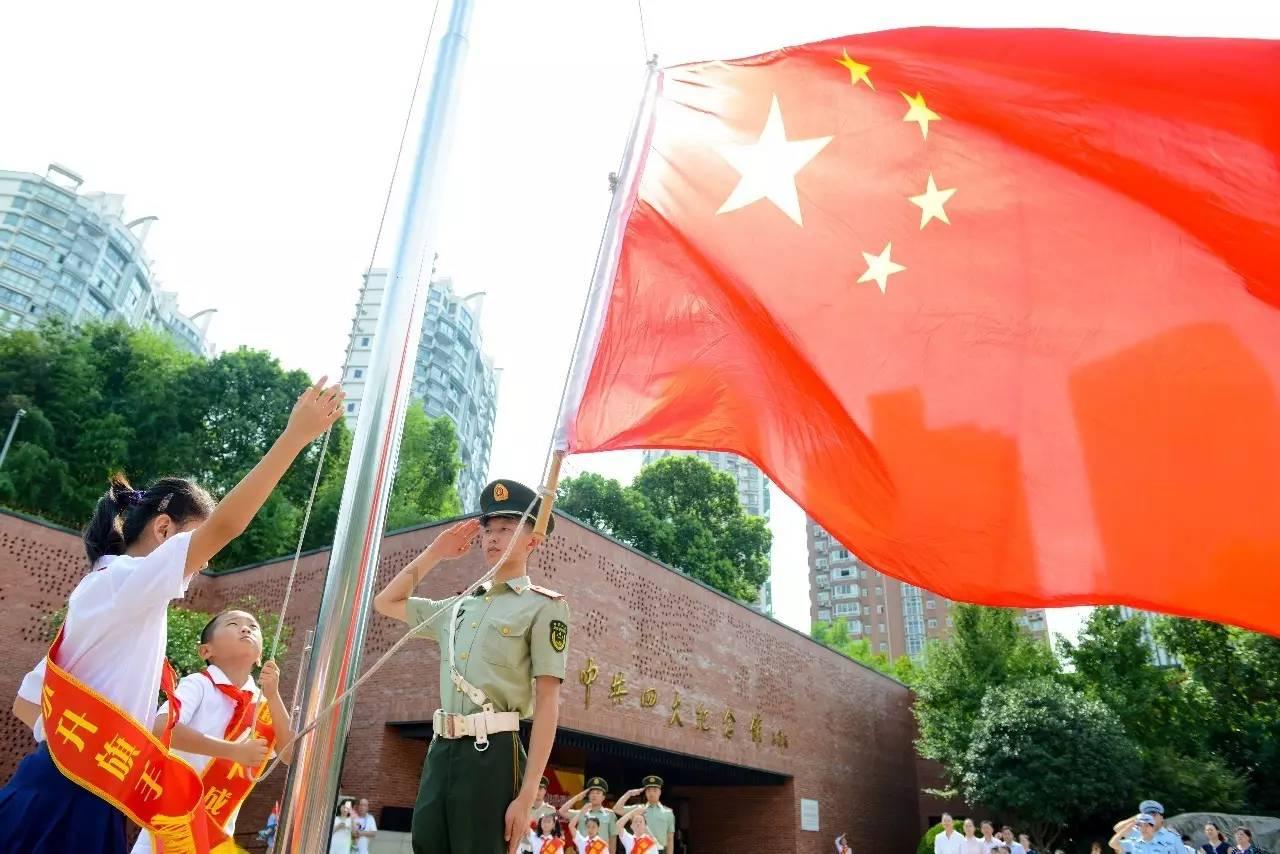 工作20年大厨:做鲫鱼汤时,千万别用错“水”,否则腥味重还难喝