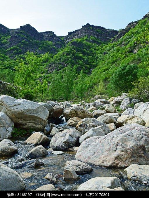逃出安逸小乡村